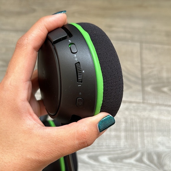 Razer Kaira Pro Wireless Gaming Headset for Xbox Series X|S - Picture 6 of 12